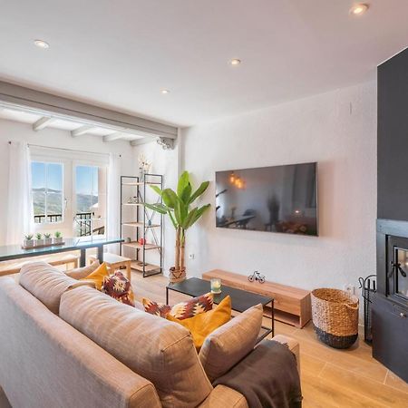 Beautifully Renovated 4 Bedroom Apt + Kid'S Room Сиера Невада Екстериор снимка